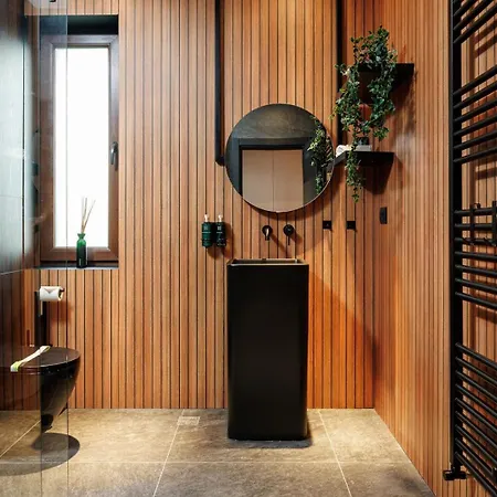 The Moon - Poiana Брашов